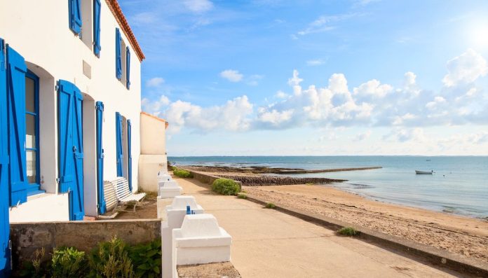 Camping-and-co.com et Location-et-Vacances.com lancent une alternative aux plateformes de location de vacances 100% française : TripandCo.com