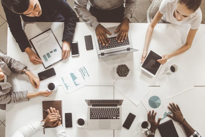 Acollab propose une plateforme de travail collaboratif.