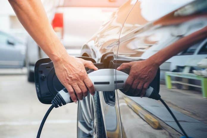 Driveco a signé un partenariat avec Carrefour Market pour déployer des points de charge.