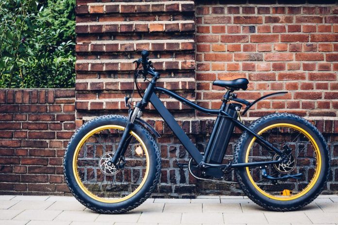 Le vélo Mad propose plusieurs versions électriques.